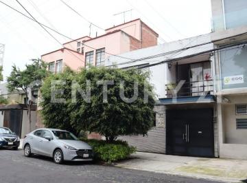 Casa · 240m² · 4 Recámaras · 2 Estacionamientos · Casa en Venta en Narvarte Poniente, Benito Járez, Cdmx