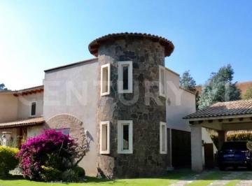 Casa · 393m² · 4 Recámaras · 3 Estacionamientos · Venta de Casa en "La Querencia" San Pedro Cholula