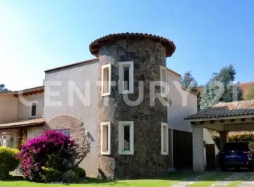 Casa · 393m² · 4 Recámaras · 3 Estacionamientos · Venta de Casa en "La Querencia" San Pedro Cholula