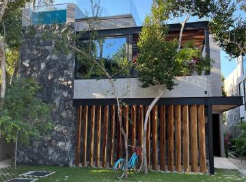 Casa · 360m² · 3 Recámaras · 2 Estacionamientos · Espectacular Casa en La Mejor Privada de Aldea Zama Tulum! Seguridad Arquitectura Experiencia