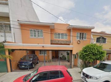 Casa de 3 habitaciones, Guadalajara · Bellisima Casa de Dos Plantas con Patio Ubicada en C. Isla de Sumatra 2520, Guadalajara