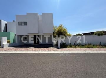 Casa · 352m² · 5 Recámaras · 2 Estacionamientos · Venta de Casa en La Cima