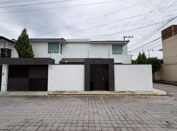 Casa de 3 habitaciones, Puebla · Casa en Venta en Esquina Sobre La Recta a Cholula, Puebla