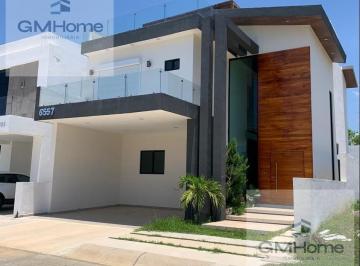 Casa · 450m² · 4 Recámaras · 2 Estacionamientos · Casa en Venta en El Delfín Residencial