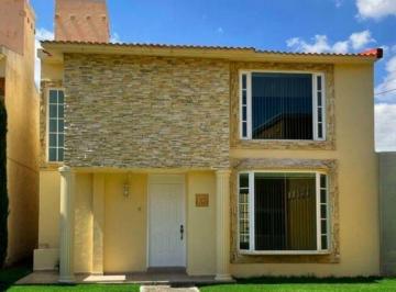 Casa de 3 habitaciones, Metepec · Casa en Ceboruco 2401, San Jorge Pueblo Nuevo, Metepec, No Se Aceptan Crèditos
