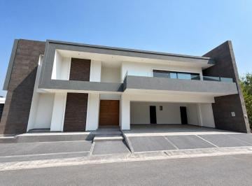 Casa de 4 habitaciones, Monterrey · Casa en Venta en Monterrey Carretera Nacional Sierra Alta