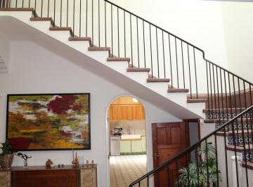 Casa de 4 habitaciones, Cuauhtémoc · Preciosa Casa Amueblada con Espectacular Terraza a 2 Cuadras de Parque España!