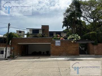 Casa · 412m² · 4 Recámaras · 2 Estacionamientos · Excelente Casa en Venta en Calle Esmeralda Fracc Petrolera Chairel, Tamp Tam