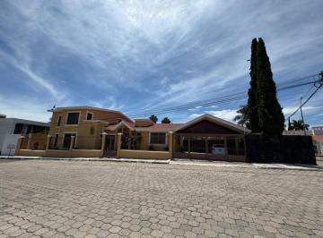 Casa de 5 habitaciones, Irapuato · Casa en Venta Villas de Irapuato