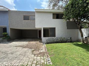 Casa · 211m² · 3 Recámaras · 3 Estacionamientos · Lomas Altas 3 Habitaciones 2 Niveles