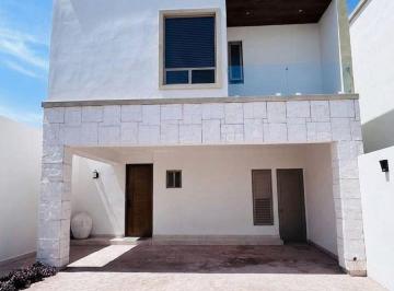 Casa · 204m² · 3 Recámaras · 2 Estacionamientos · Casa en Cerrada con Amenidades Como Alberca en Zona Viñedos en Torreón