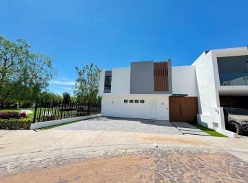 ba76b424f0c2626bd003211e30b645a53735f48a5c4c0e8fa5d064c97b2ebe6d · Casa en Venta en St Angelo Residencial, Norponiente de Aguascalientes