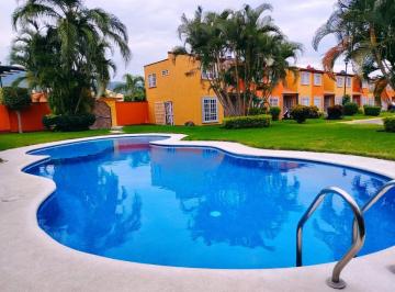 Casa de 2 habitaciones, Emiliano Zapata · Casa con Alberca en Privada Esquina y con Terreno Extra Propio Las Garzas