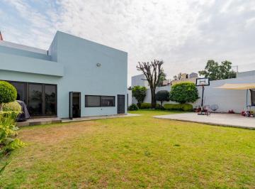 Casa de 4 habitaciones, Naucalpan de Juárez · Venta Casa Amplio Jardin Iluminacion Natural Jardines de San Mateo