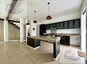 Casa · 225m² · 3 Recámaras · 2 Estacionamientos · Casa en Renta en Selvamar Residencial Sin Muebles