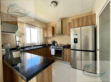Casa · 171m² · 3 Recámaras · 2 Estacionamientos · Casa en Playa del Carmen