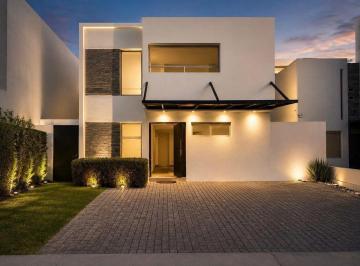 Casa en condominio de 3 habitaciones, Querétaro · Casa en Venta o Renta en Misión de San Jerónimo