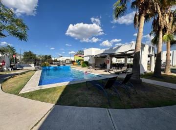 Casa en condominio de 3 habitaciones, Querétaro · Casa Venta Tres Cantos Queretaro 3 Recamaras con Alberca