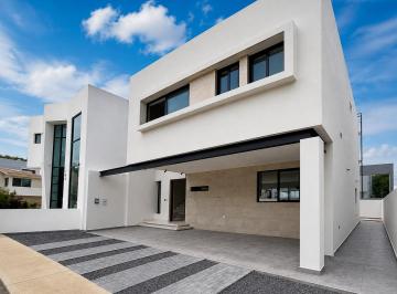 Casa de 3 habitaciones, Zapopan · Casa en Renta Frente a Parque en Valle Imperial