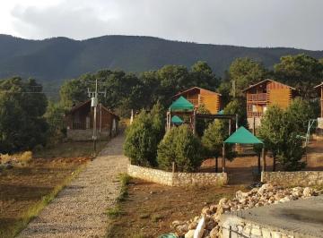 Edificio · 5523m² · 11 Recámaras · Complejo Turístico en Arteaga | 9 Cabañas Operando y Cartera de Clientes