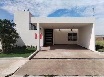 Casa de 3 habitaciones, León · Casa Nueva en Venta de un Piso en Club de Golf Los Naranjos