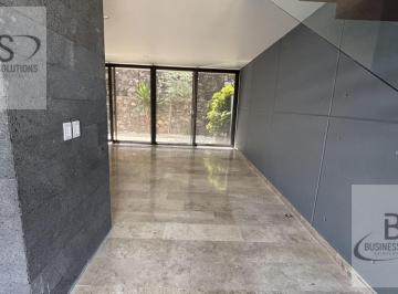 Casa · 3 Recámaras · 3 Estacionamientos · Kl/ Renta Bonita Casa en Altozano. 3 Recámaras.