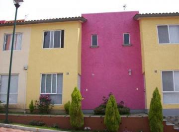 Casa · 90m² · 3 Recámaras · 1 Estacionamiento · Casa en Renta en Condominio con Alberca, en Lomas de Ahuatlán, Cuernavaca Morelos.