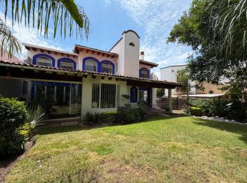 N/A · Venta Casa en Villas del Mesón con Cuarto de Servicio