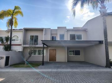 N/A · Venta Casa en Villa Antigua con Estudio y Cuarto de Servicio
