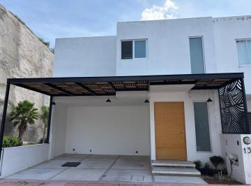 N/A · Casa Nueva en Esquina en Venta o Renta – Excelente Ubicación Cerca de Univ. Cuauhtémoc y Milenio