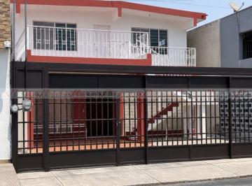 Casa · 287m² · 5 Recámaras · 3 Estacionamientos · Casa en Venta en Roma