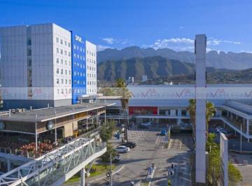Local comercial · 50m² · 1 Recámara · 40 Estacionamientos · Local Comercial en Renta en Monterrey