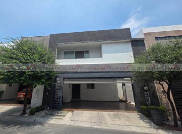 Casa · 305m² · 3 Recámaras · 2 Estacionamientos · Casa en Venta en Cumbres Madeira Francés