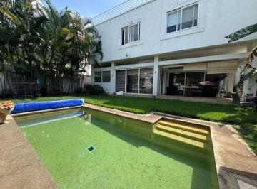 Casa · 311m² · 4 Recámaras · 3 Estacionamientos · Venta de Casa en Fraccionamiento La Cañada, Cuernavaca