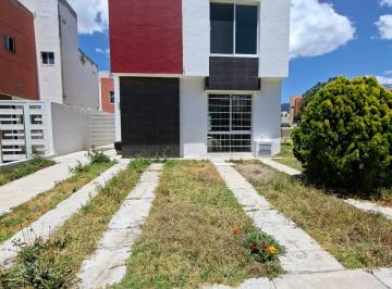 Casa de 3 habitaciones, San Agustín Tlaxiaca · Hermosa Casa en Esquina Al Lado del Parque, Fracc. Banús, Cerca Entrada, Seg24h