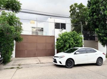 Casa de 5 habitaciones, Guadalajara · Casa en Venta y Renta en Colomos Providencia