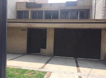 Casa · 294m² · 5 Recámaras · 3 Estacionamientos · Excelente Oportunidad! Amplia Casa en Venta con Jardín y Alberca, en Narvarte, Benito Juárez, Cdmx