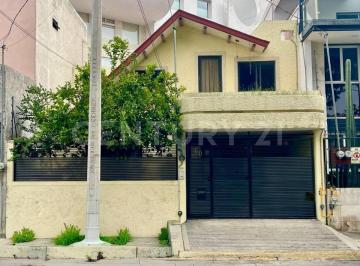 Casa · 215m² · 3 Recámaras · 1 Estacionamiento · Venta Casa Fuentes de Satelite Atizapan 11409