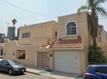 Casa de 6 habitaciones, Tijuana · Gran Casa en Venta Cerca de La Garita y de La Frontera. Cercano a Mar y Frente a Escuela!