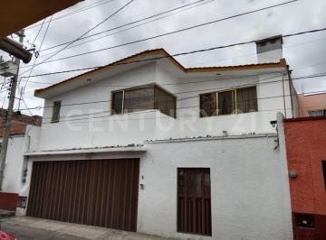 Casa · 277m² · 4 Recámaras · 2 Estacionamientos · Casa en Venta en La Col. Centro, Sjr, Querétaro.