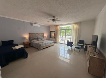 Casa · 452m² · 4 Recámaras · 6 Estacionamientos · ¡Descubre El Paraíso en Playacar Fase 2 con Nuestra Exclusiva Casa en Renta!?