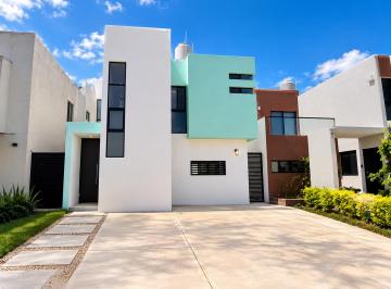 Casa de 2 habitaciones, Mérida · Casa en Renta en Residencial Floresta Mérida Norte – 2 Habitaciones | $11,000 Mensuales