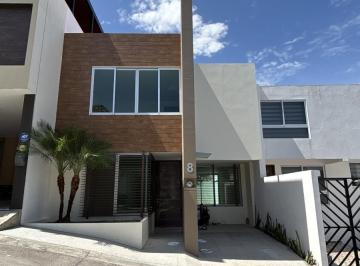 Casa · 200m² · 1 Estacionamiento · Casa en Fraccionamiento Morada del Quetzal (Tres Pasos)