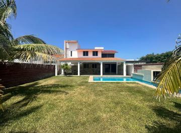 Casa · 293m² · 4 Recámaras · 3 Estacionamientos · Casa en Venta Fracc. El Sendero Residencial