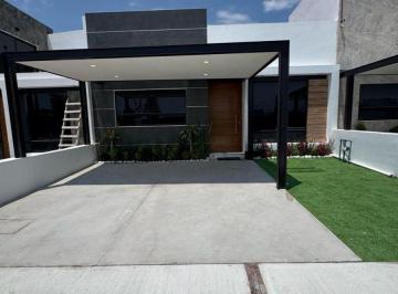 Casa de 2 habitaciones, Corregidora · Casa 1 Planta Ideal Para Familia Pequeña o Adultos Mayores