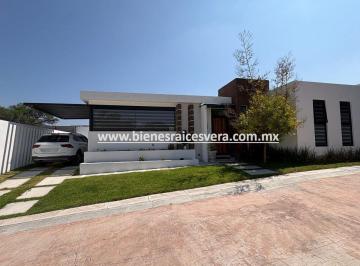 e7e12243e8b6eebd0e18ad55f5ecb6ea2703e7c396402e734b70559db3ffa788 · Casa en Venta en Tequisquapan en La Media Luna. Yoos