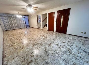 Casa de 5 habitaciones, Guadalajara · Casa en Renta en Jardines del Country