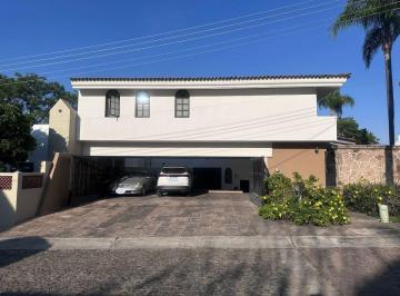 Casa de 3 habitaciones, Zapopan · Casa en Venta en Ciudad Bugambilias, Zapopan
