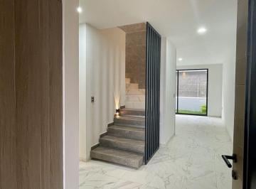 970d86edeec2b996646b79fba7fefd41a1cf20f6a158f2b8952126734fdb7d23 · Casa Nueva en Venta con Recamara en Planta Baja en Altozano Querétaro