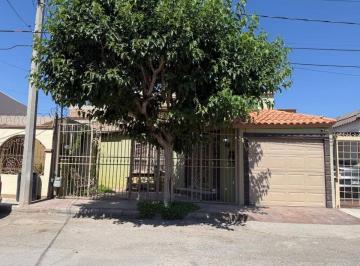 Casa de 3 habitaciones, Juárez · Casa en Venta Fracc. Los Parques, Cerca Imss No. 2